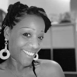 Meet your Posher, Djeny